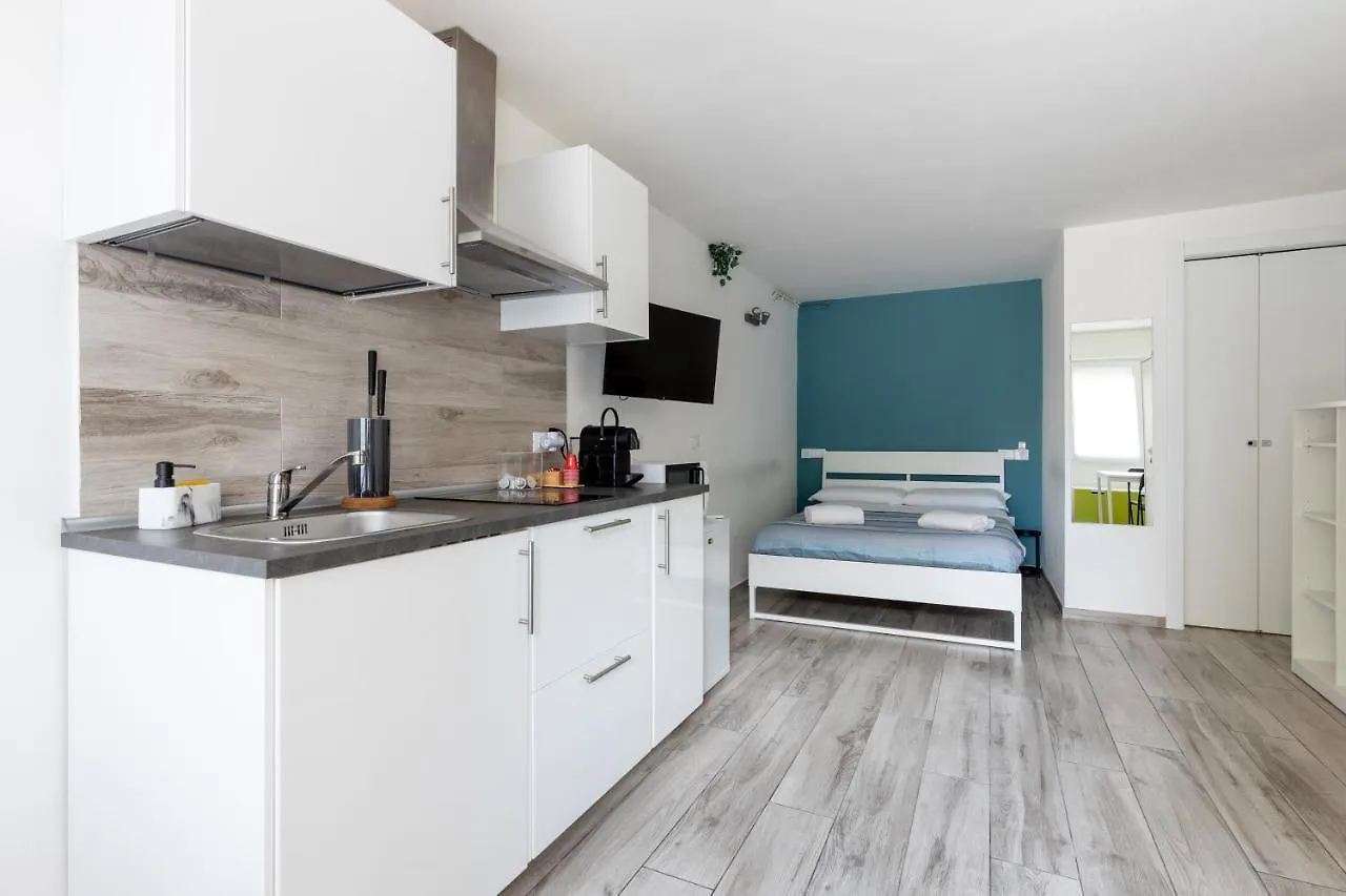 Station Apartment ピサ